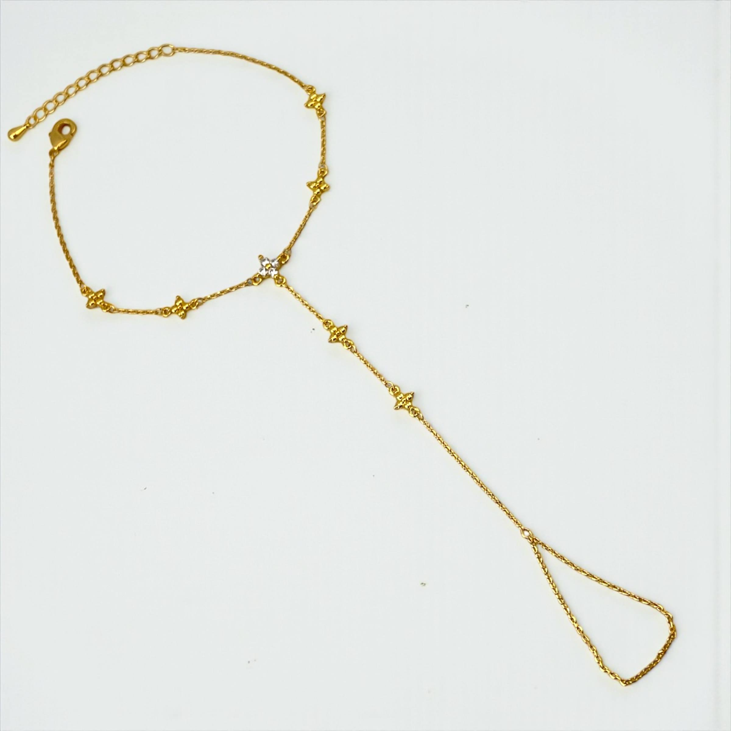 🌟 Poshewix “Star Charm Hand Chain” – Delicate, Dreamy & Dazzling ✨