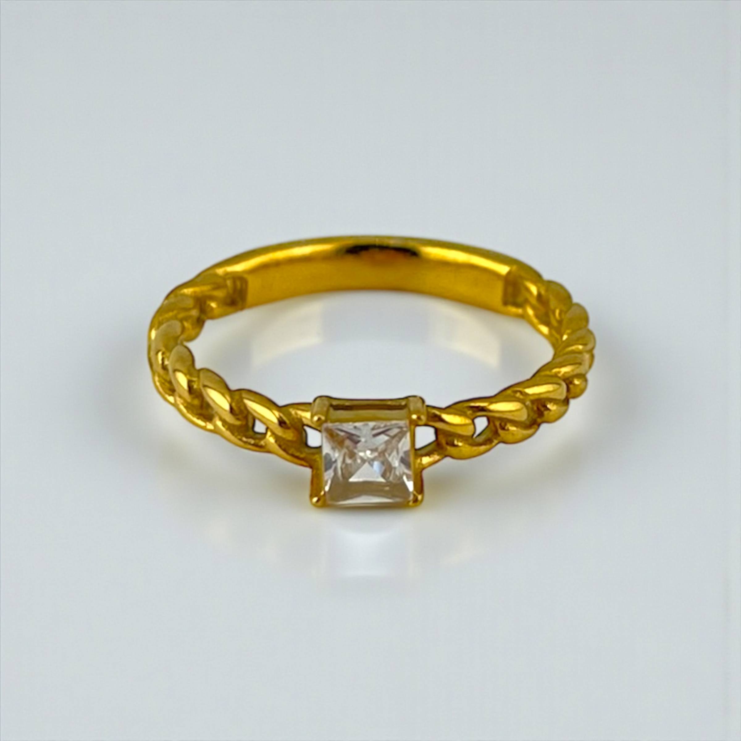 solitaire Golden Chain Spark Ring