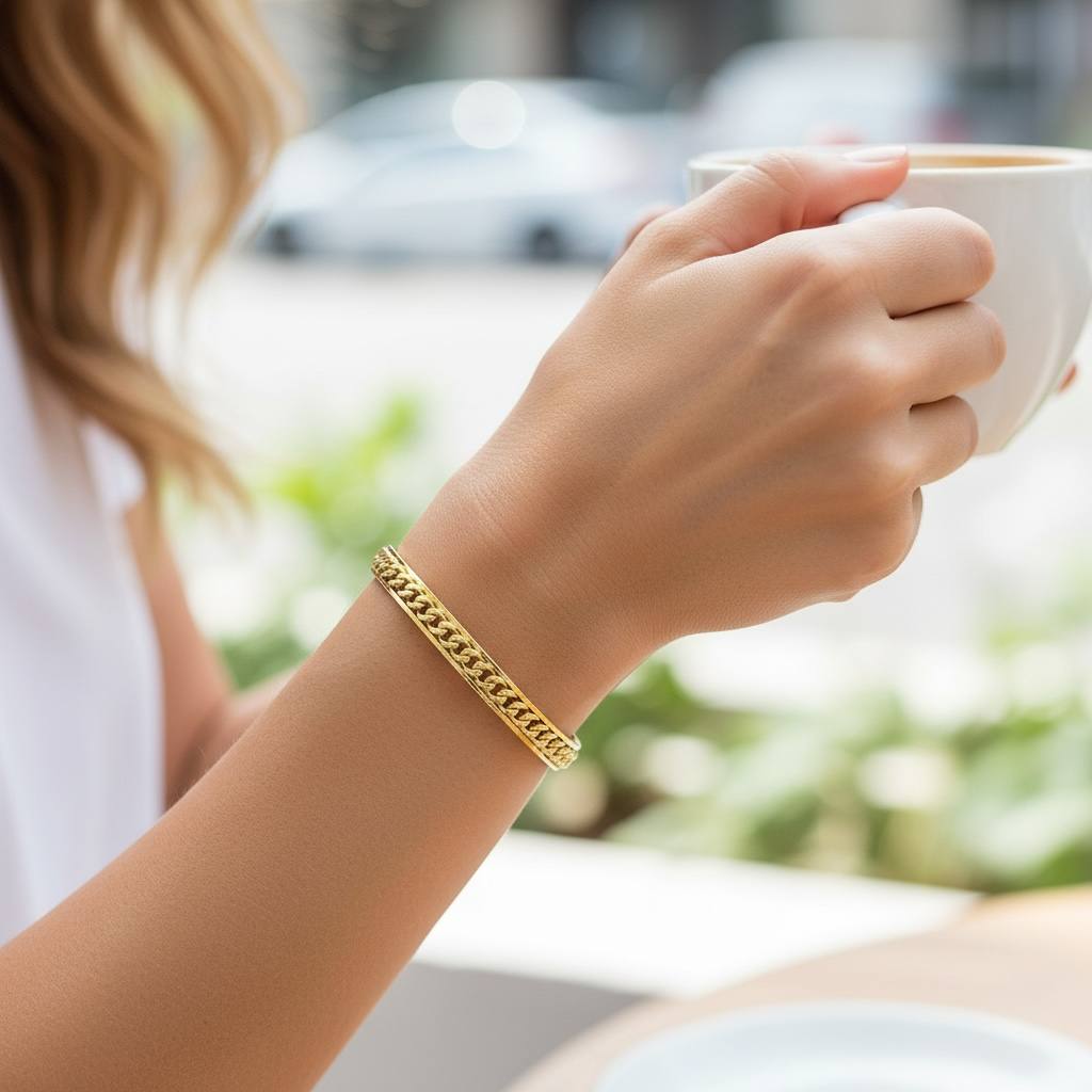 Gold Curb Chain Open Bangle – Bold & Luxurious ✨