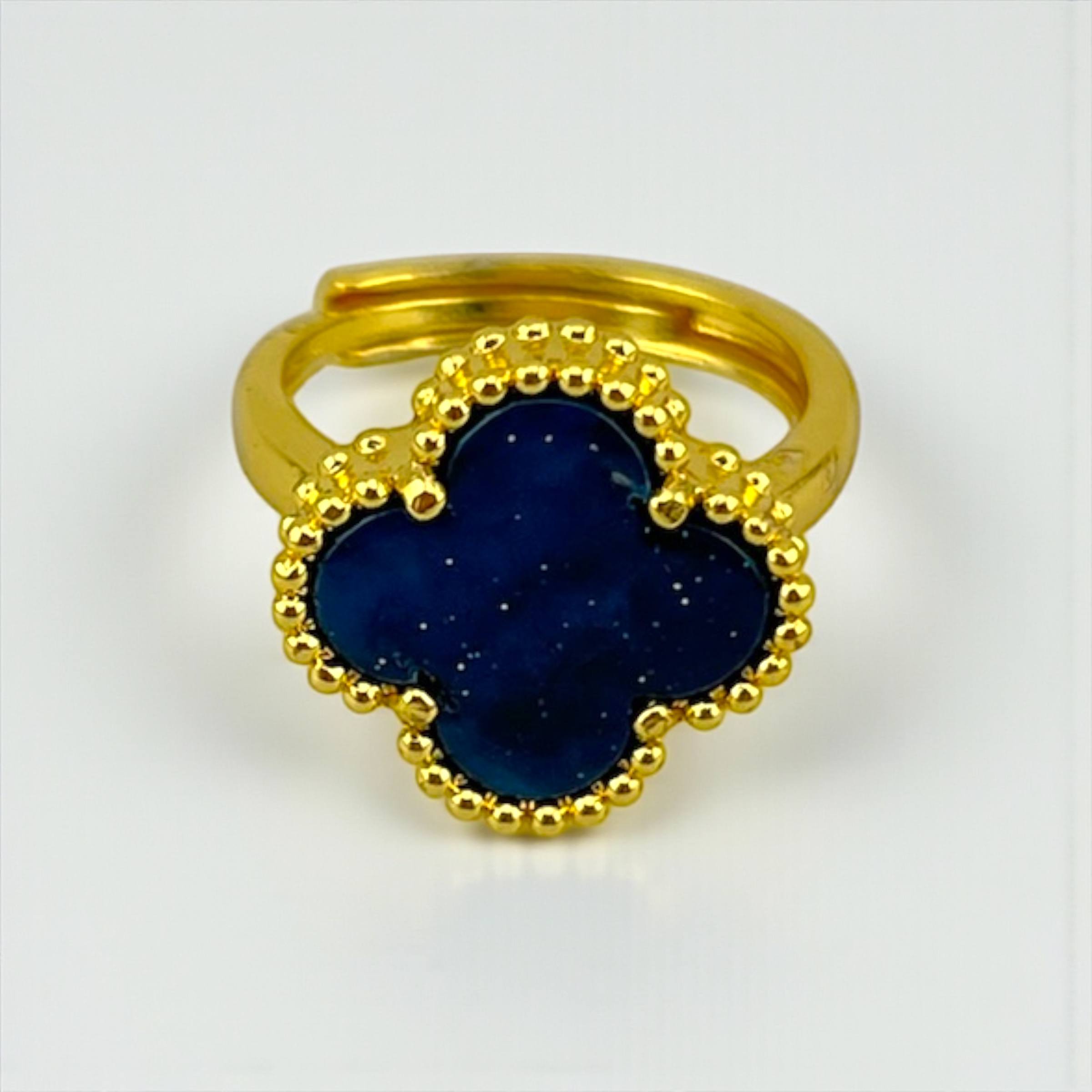 Vancleef Clover Ring – Deep Blue Elegance 💙🍀