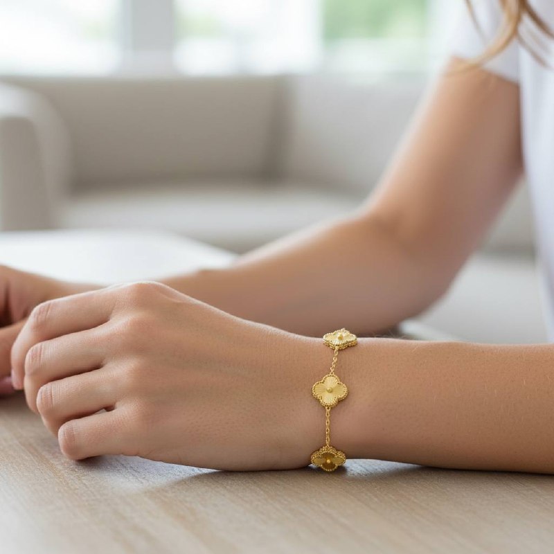 VIP vancleef bracelet 5 Flowers