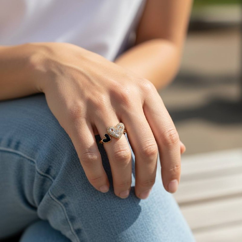 Duo Hearts Ring – Gold & Black Crystal Charm
