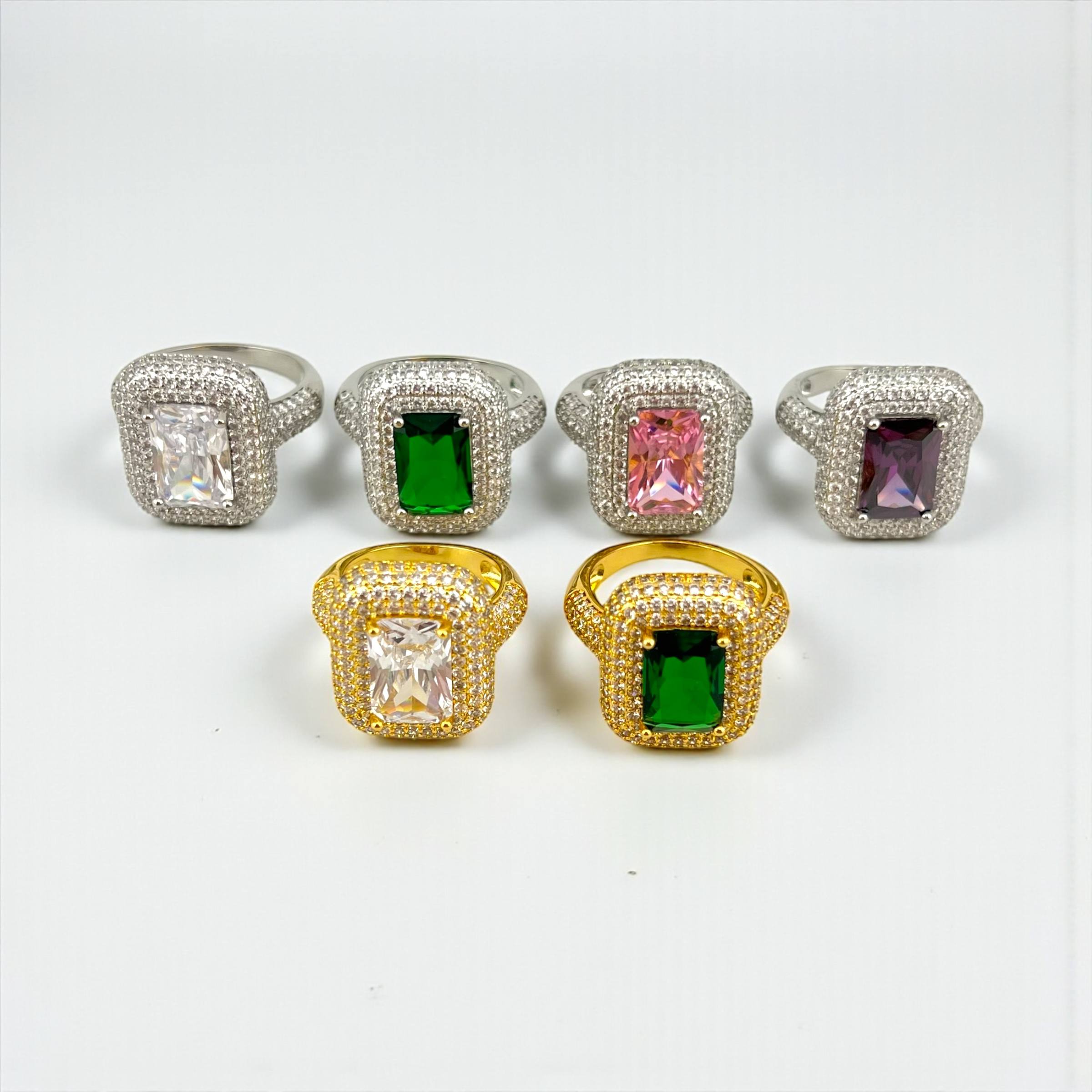 ✨ Royal Spark – Silver Gemstone Cocktail Ring