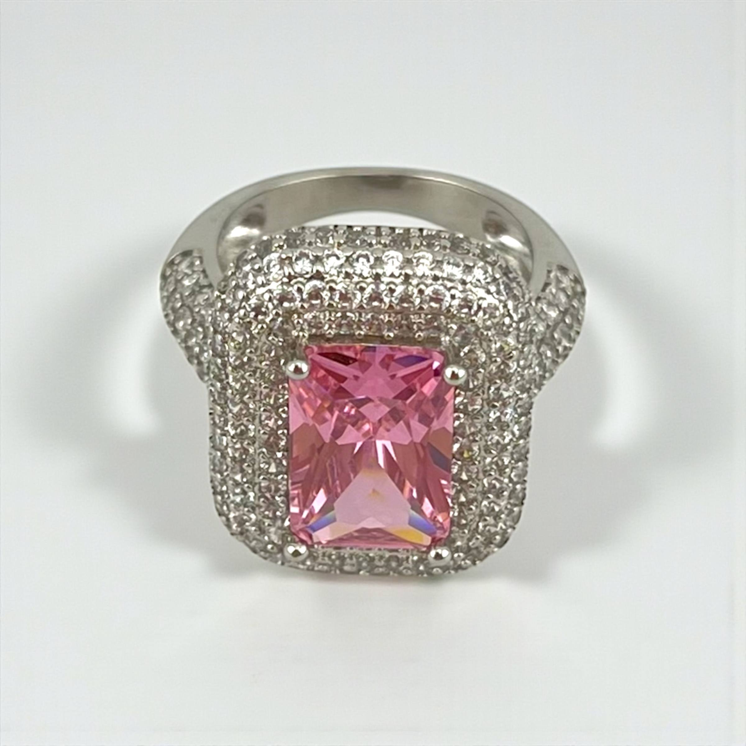 ✨ Royal Spark – Silver Gemstone Cocktail Ring