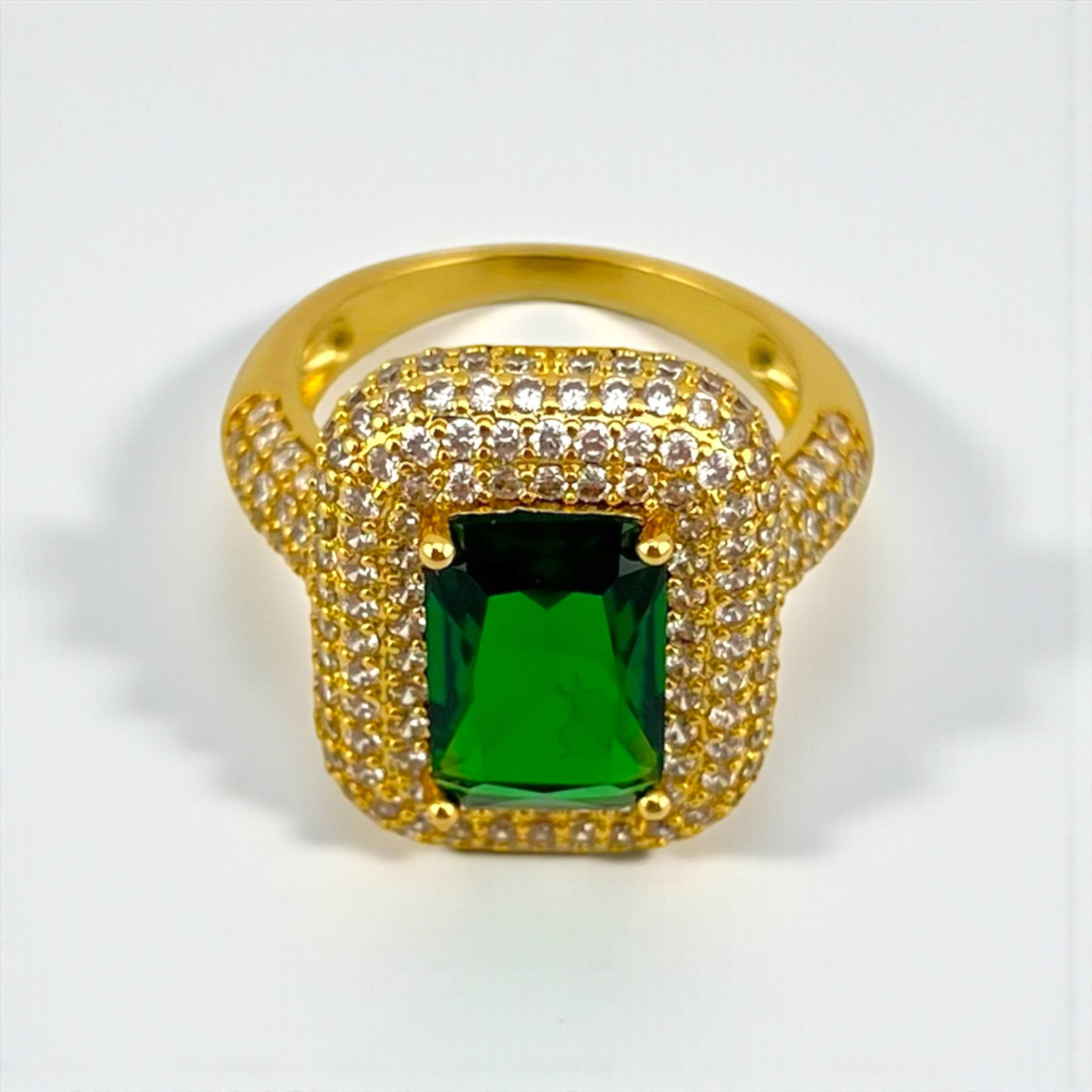 ✨ Royal Spark – Silver Gemstone Cocktail Ring