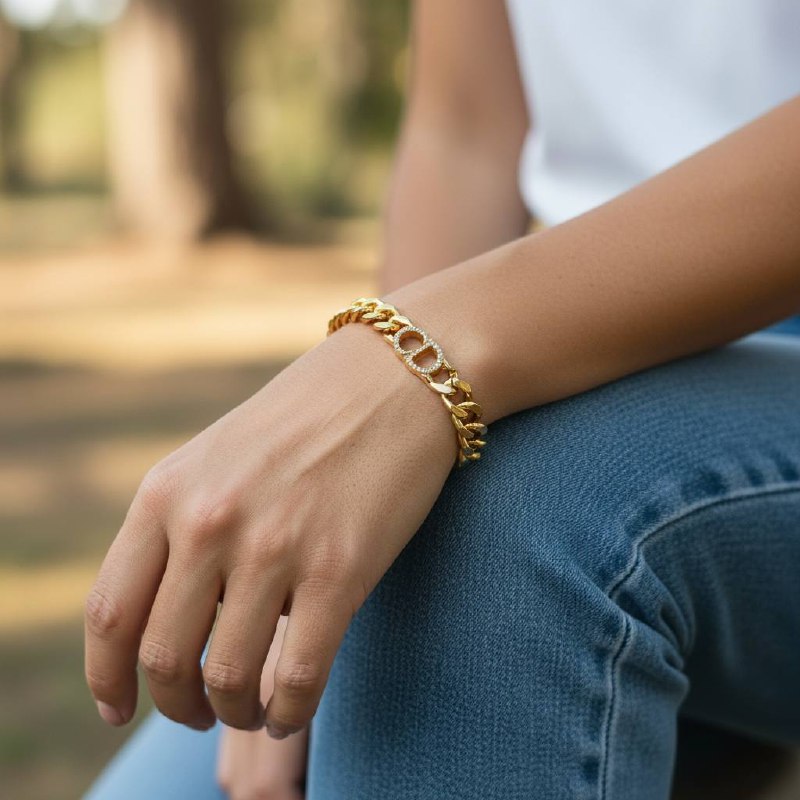 CD Crystal Link Statement Bracelet – Bold & Luxurious ✨