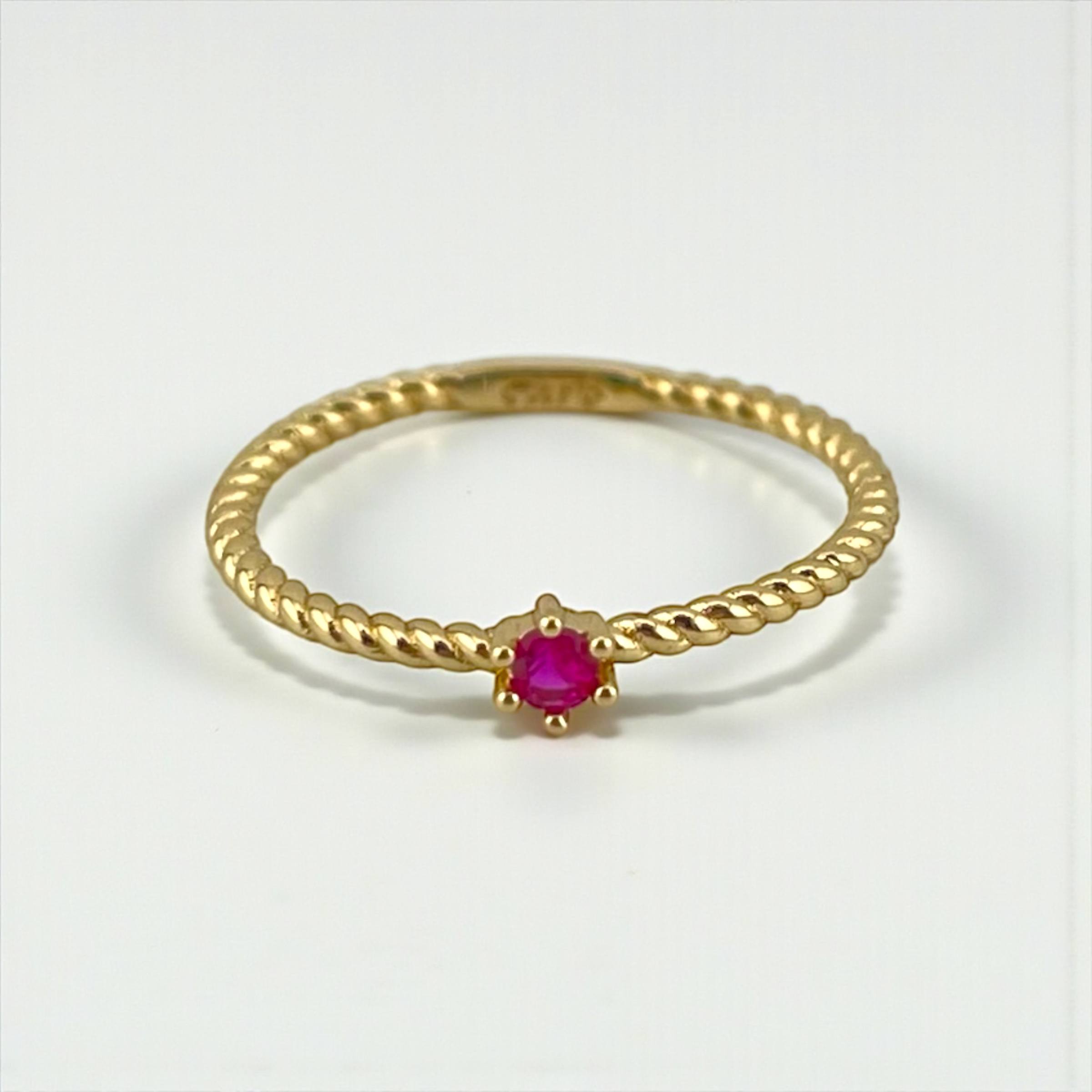 Whisper Ring – Gold