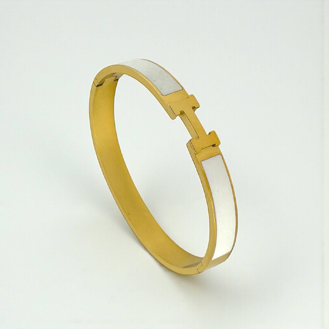 Hermes-Inspired Enamel H Bracelet – Multiple Colors ✨