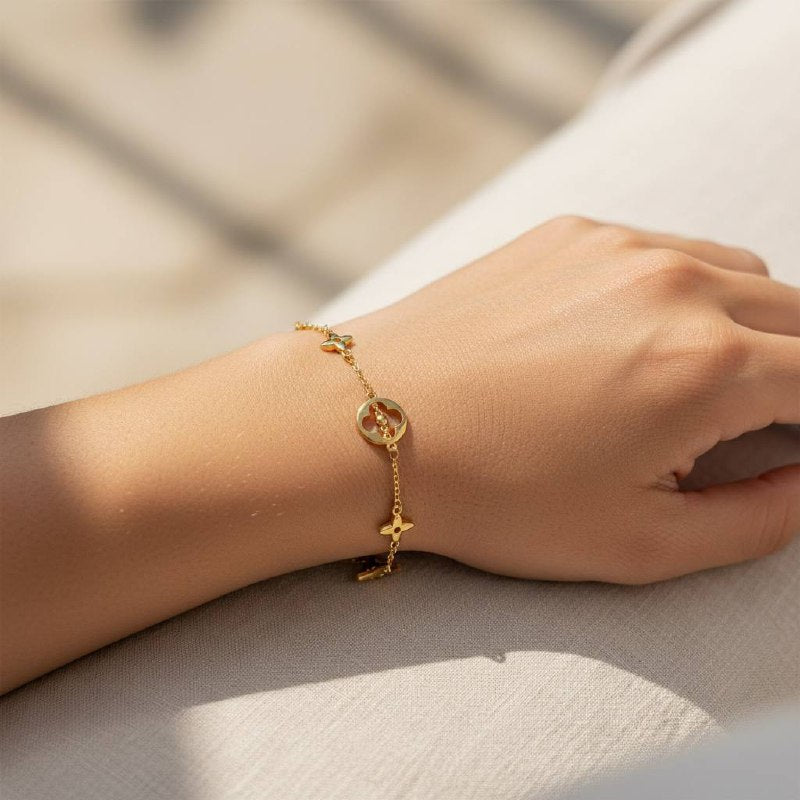 Luxe Icon Charm Bracelet – Pure Gold Elegance