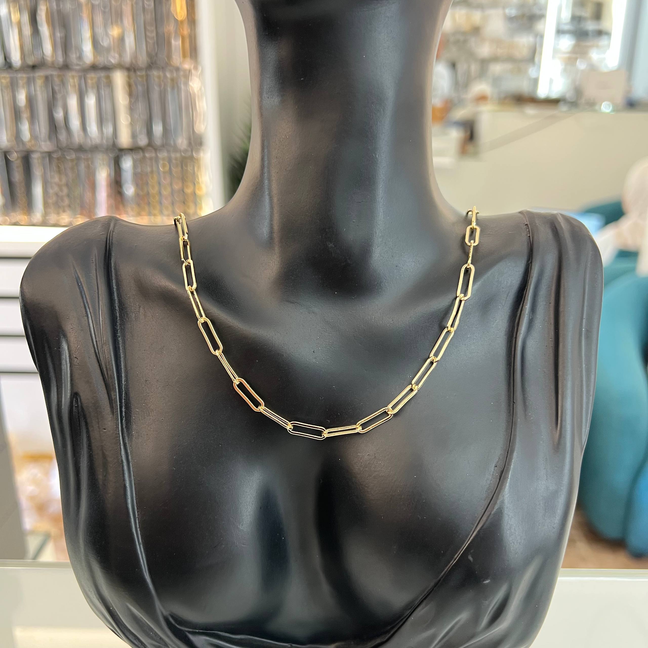 Paperclip Chain Necklace – Minimal Elegance in Gold ✨
