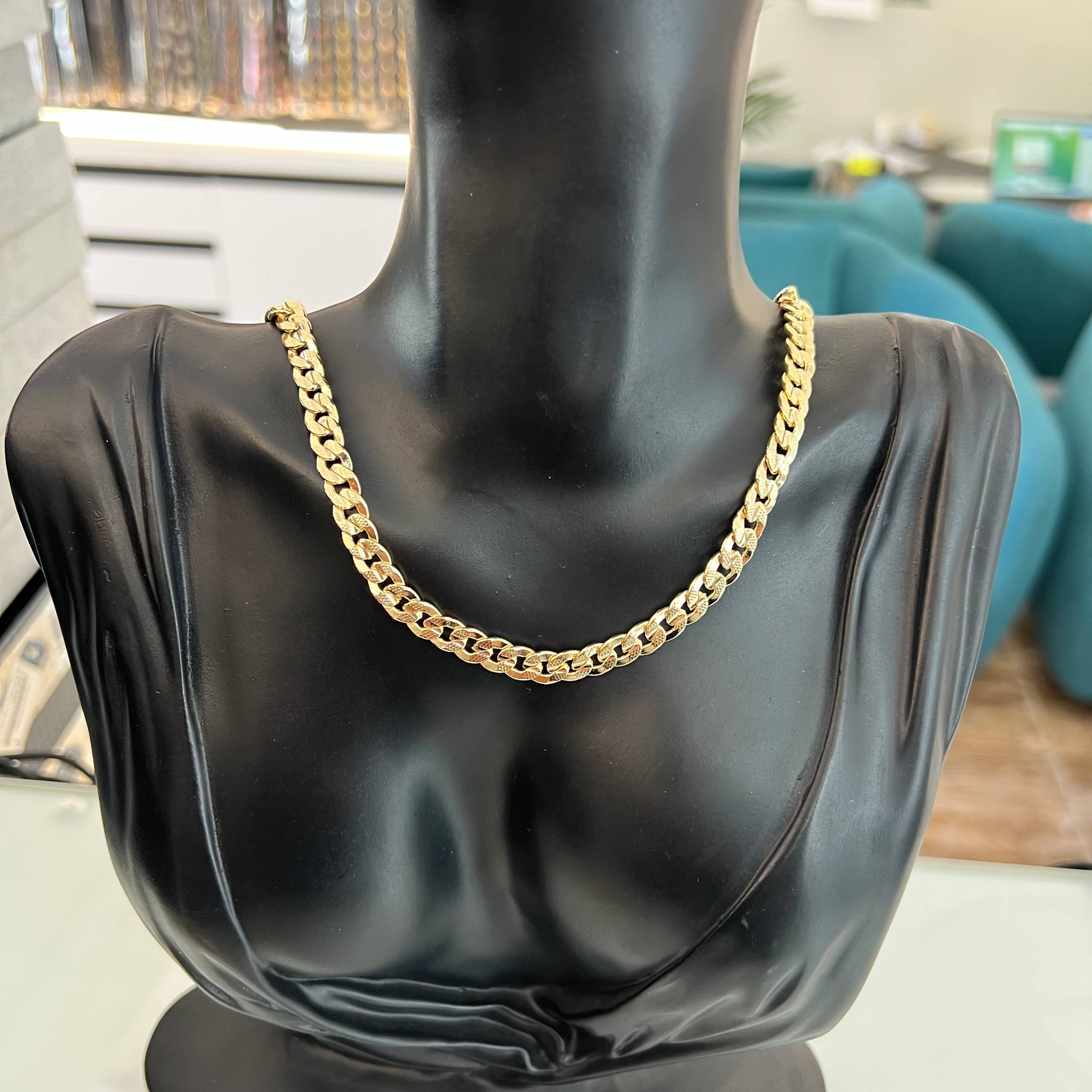 Cuban Link Chain – Bold Golden Statement