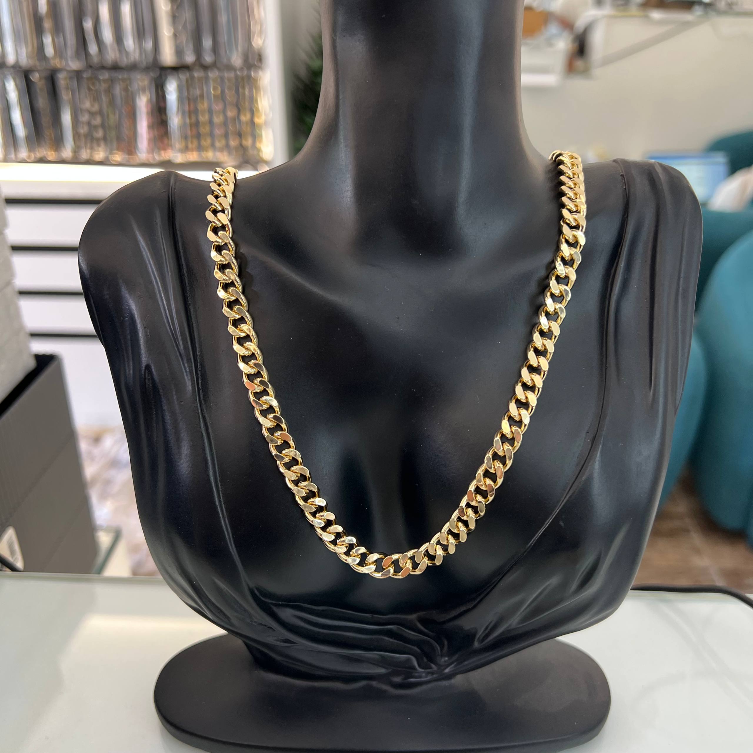 Curb Chain Necklace – Classic Golden Shine