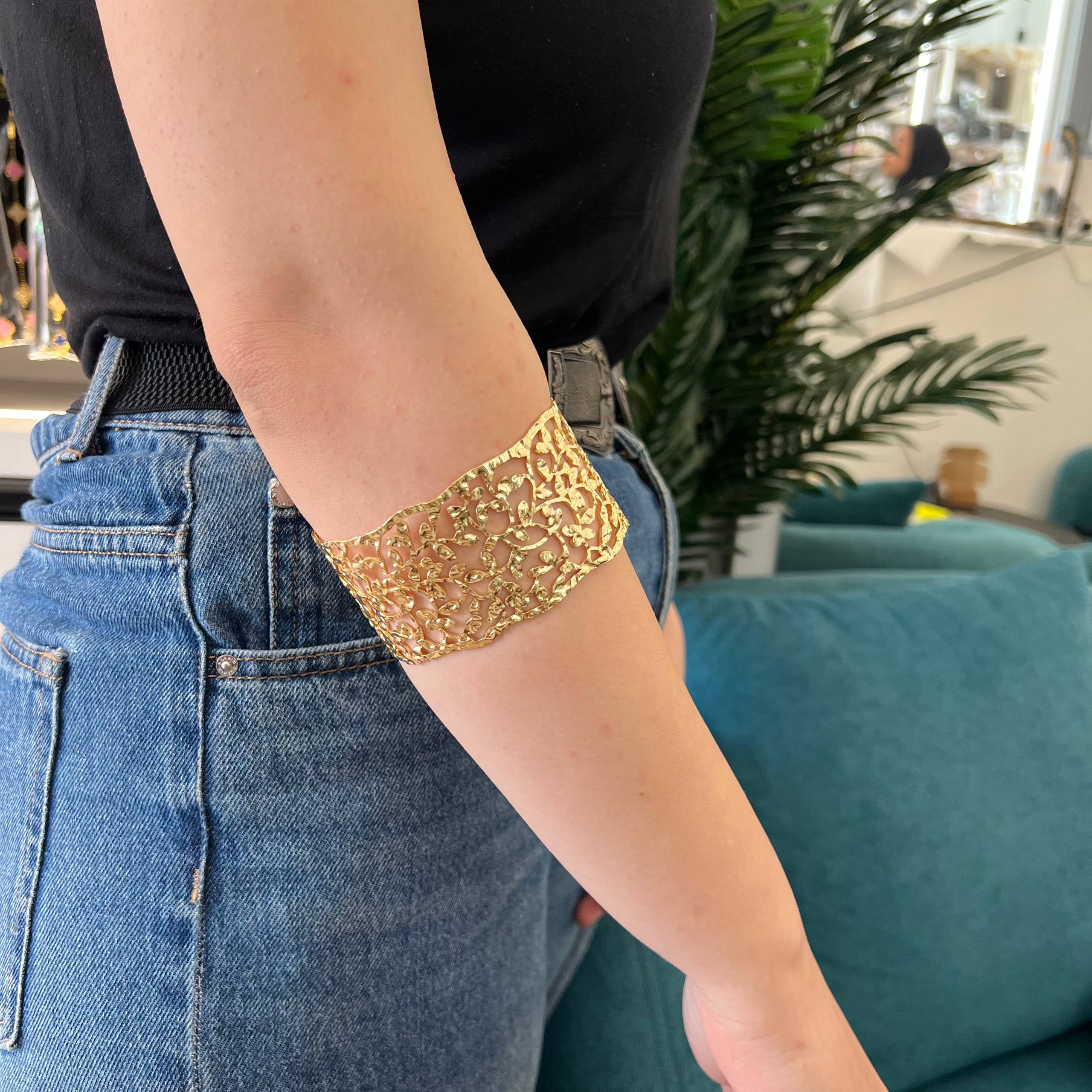Golden Lace  Arm Cuff ✨