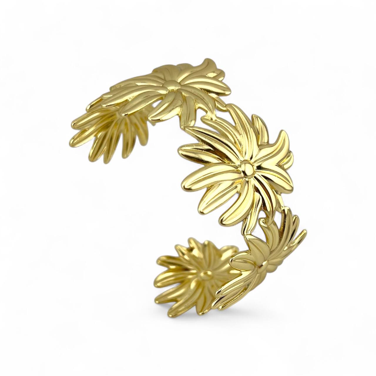 Golden Bloom” Floral Arm Cuff ✨