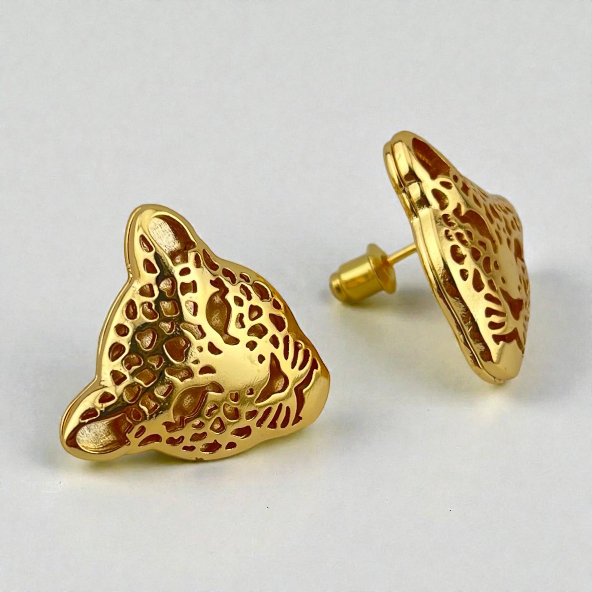 Tiger Textured Heart Stud Earrings – Bold & Romantic ✨