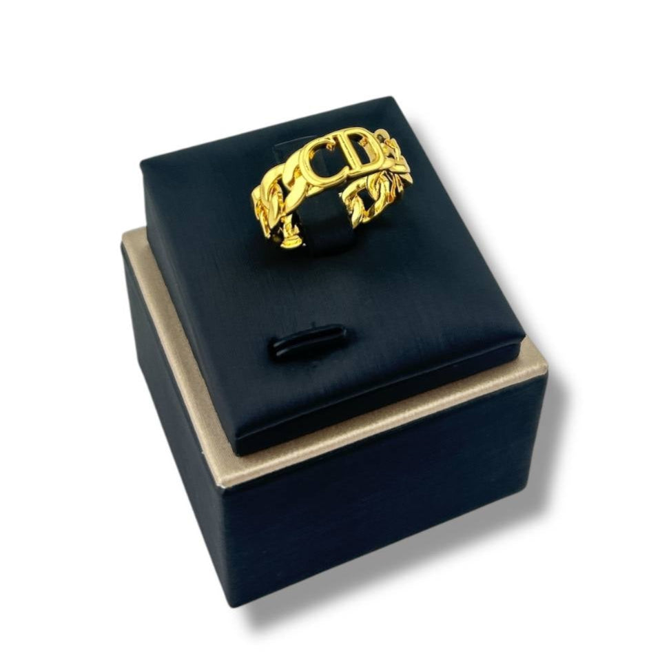 “S Bold Signet Ring – Gold Statement Piece”