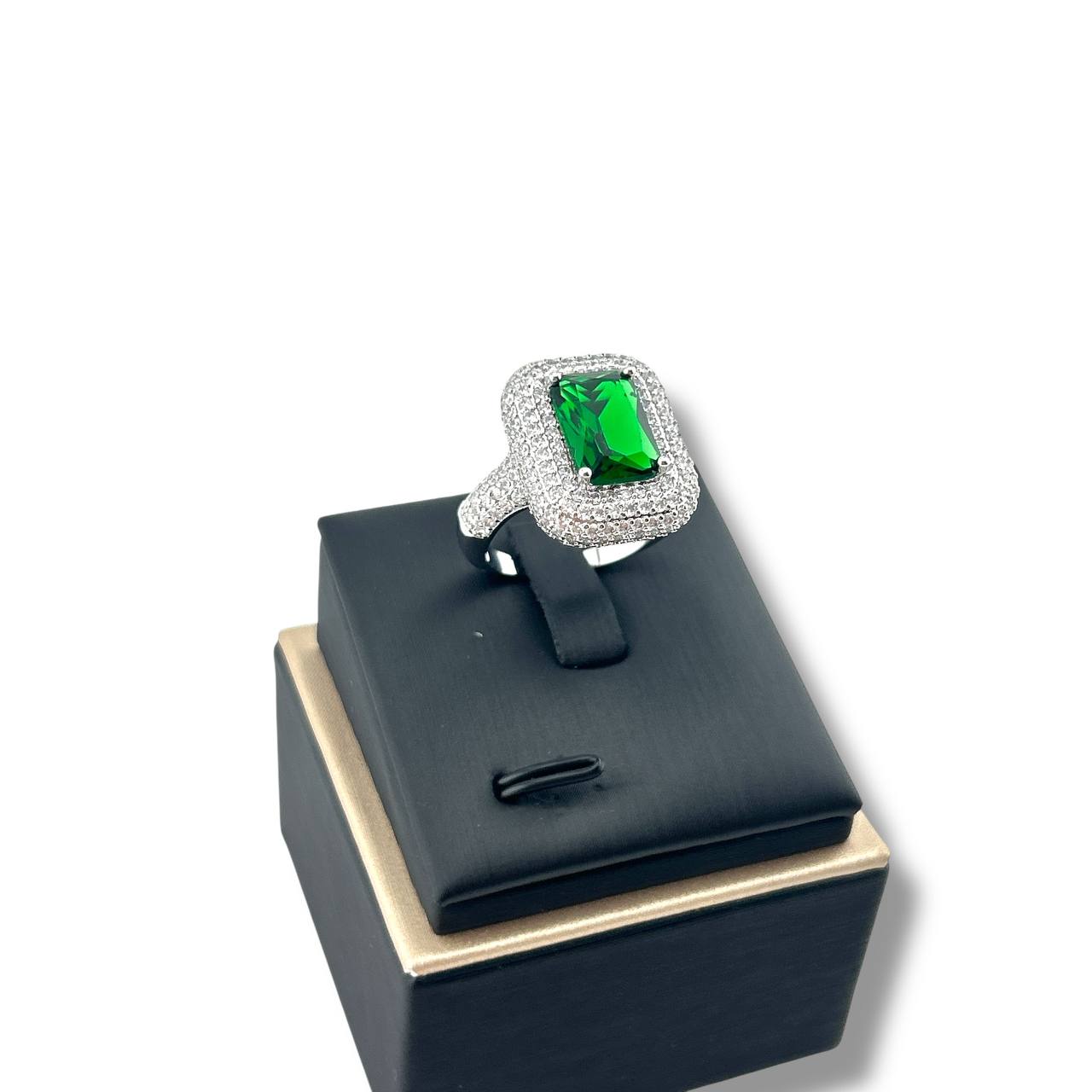 ✨ Royale Spark – Silver Gemstone Cocktail Ring